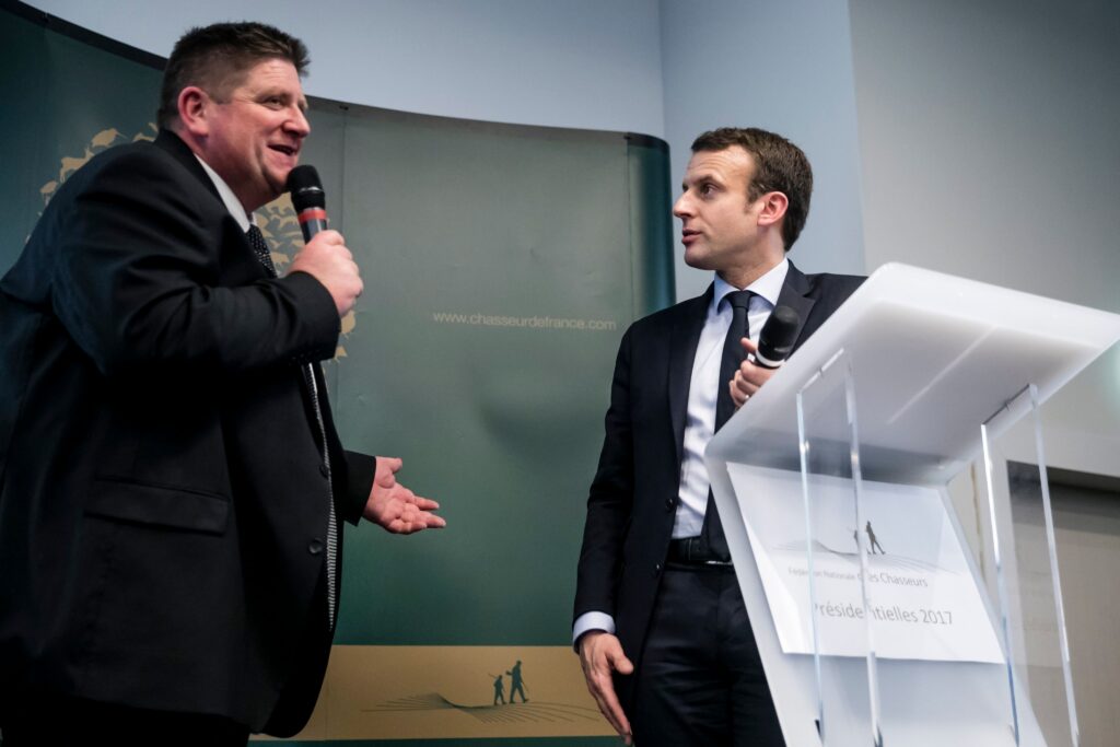 Pourquoi Emmanuel Macron courtise les chasseurs ?