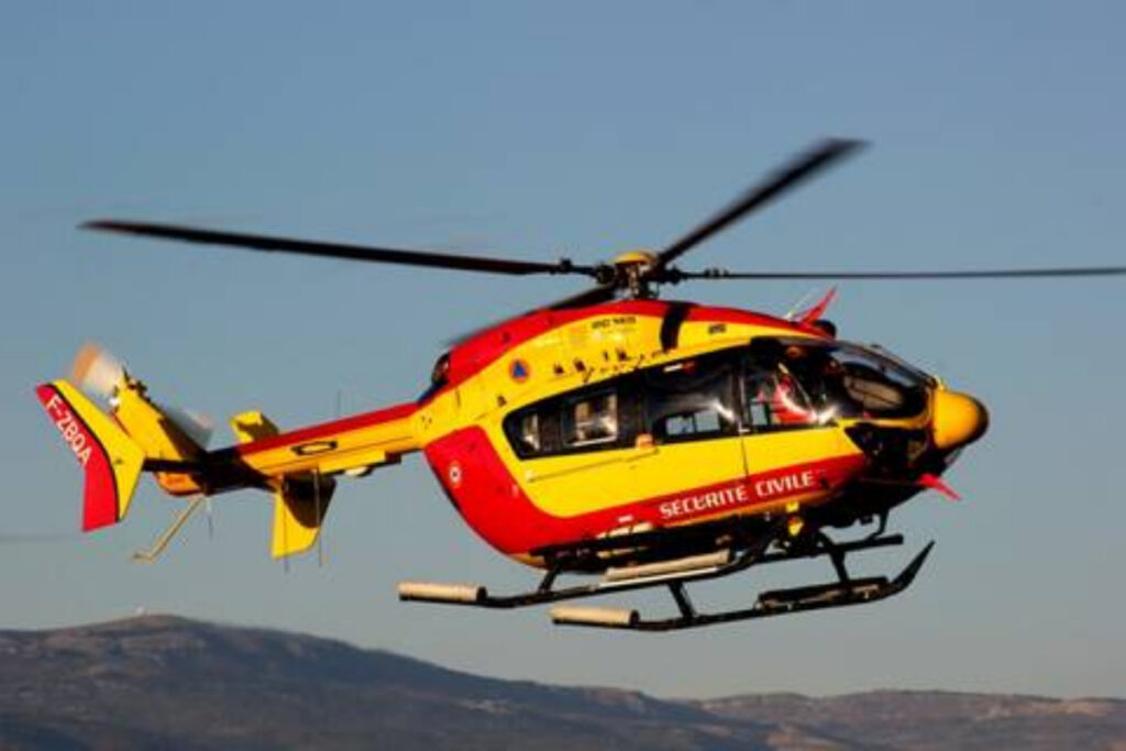 Hélicoptère Sécurité Civile Dragon 06