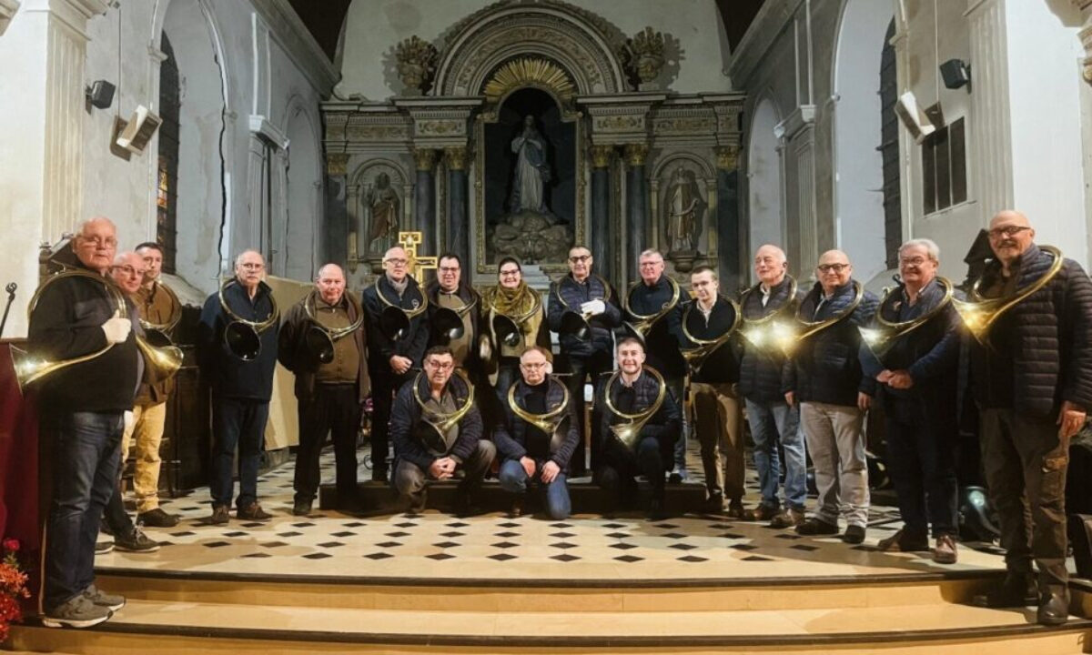 Sonneurs du Rallye Saint-Michel, de Saint-Michel-des-Andaines, et des Amis du Mesnil de Sainte