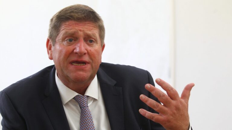 Sanglier achevé au bord d&rsquo;une route dans l&rsquo;Indre: Willy Schraen défend le chasseur