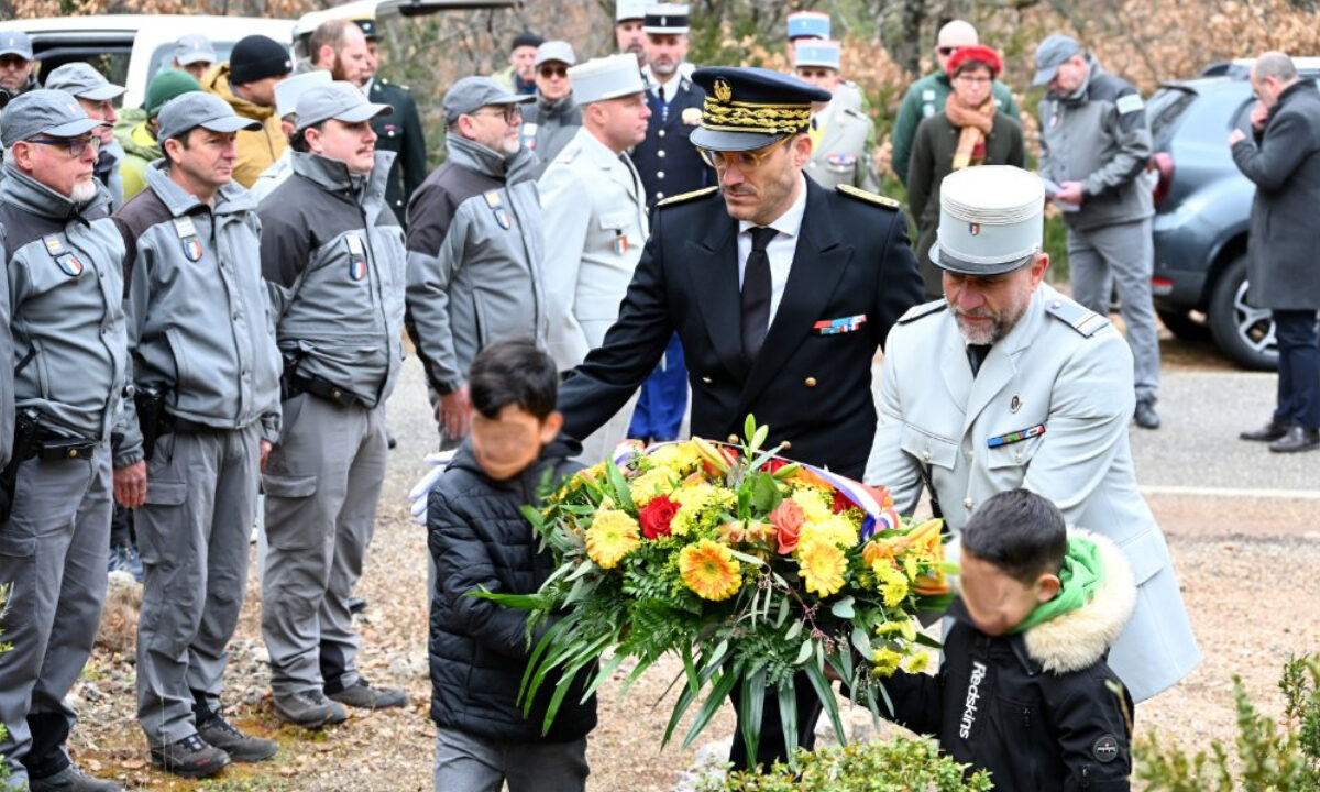 Hommage aux deux agents de l'ONCFS exécutés par un braconnier dans le Var le 13 janvier 1996