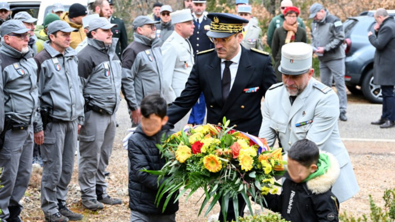 Hommage aux deux agents de l'ONCFS exécutés par un braconnier dans le Var le 13 janvier 1996