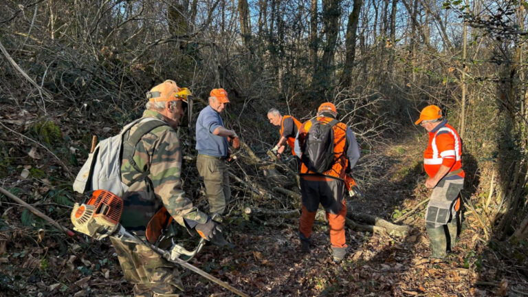 Pyrénées-Atlantiques: des chasseurs mobilisés au profit des traileurs
