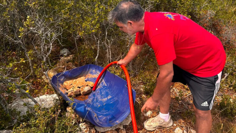 Canicule : à Grabels, dans l’Hérault, les chasseurs abreuvent la faune sauvage