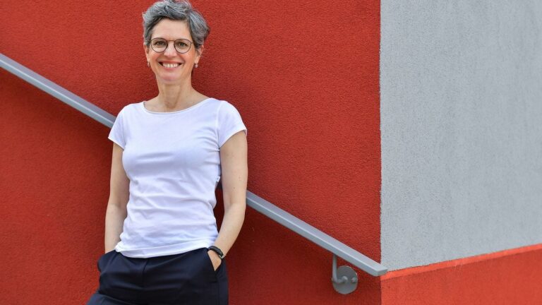 Sandrine Rousseau face aux chasseurs : qui gagne la bataille de l’opinion ?